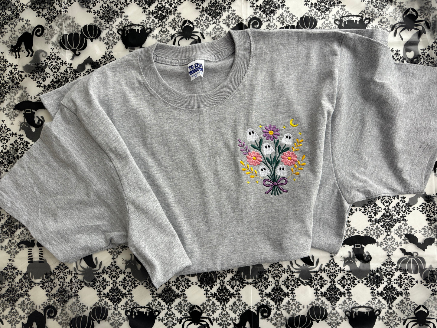 **TSHIRT** spooky flowers